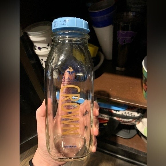 Shatto Milk 2015 Kansas City Royals Championship bottle. “Crown”. **Last One** - Picture 2 of 6